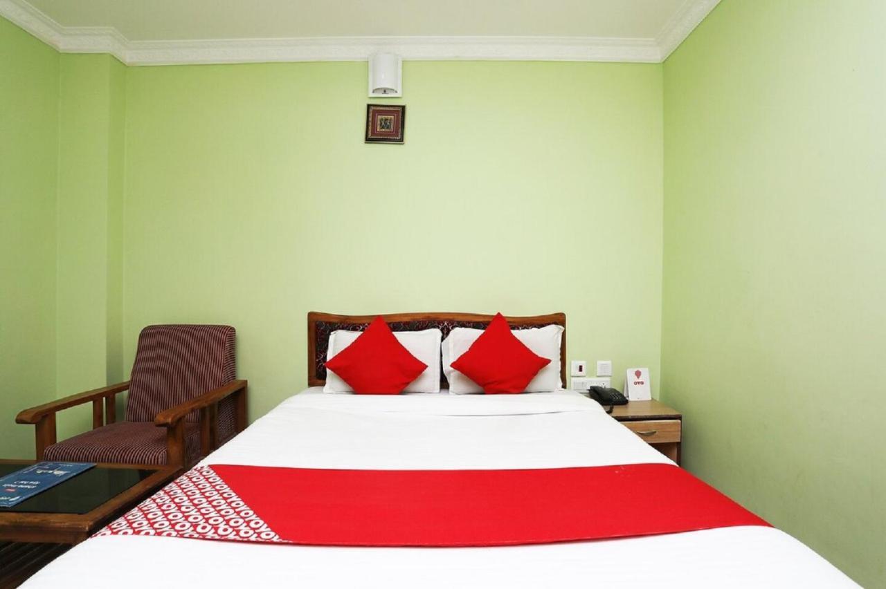 Hotel Sambit International, Near Sea Beach Пури Екстериор снимка