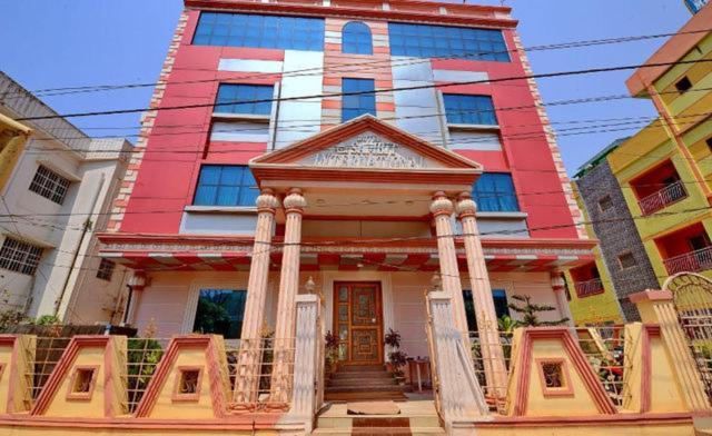 Hotel Sambit International, Near Sea Beach Пури Екстериор снимка
